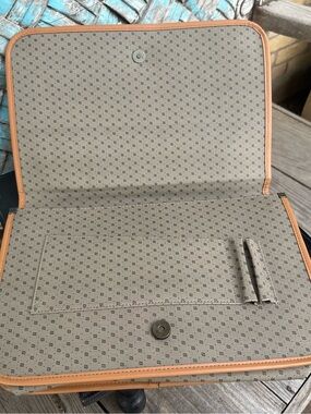Tan and Gray Travel Document Organizer